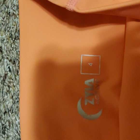 Size 4 zyia coral moon brilliant leggings - Picture 3 of 5